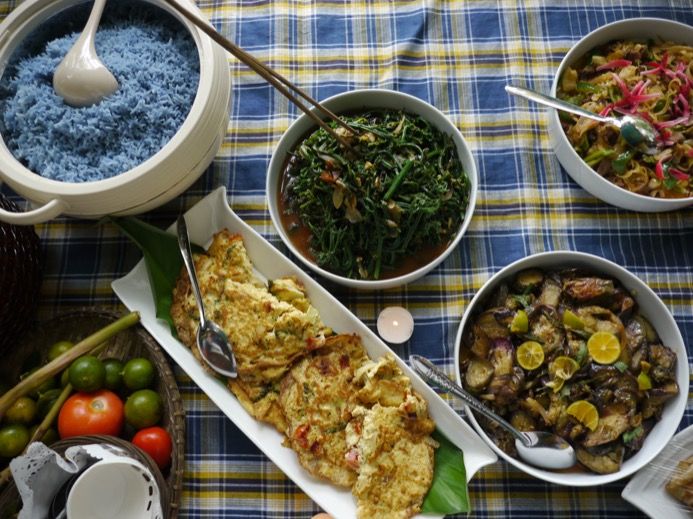 Indigenous Home Cooking Class at Farmstay with Market Tour