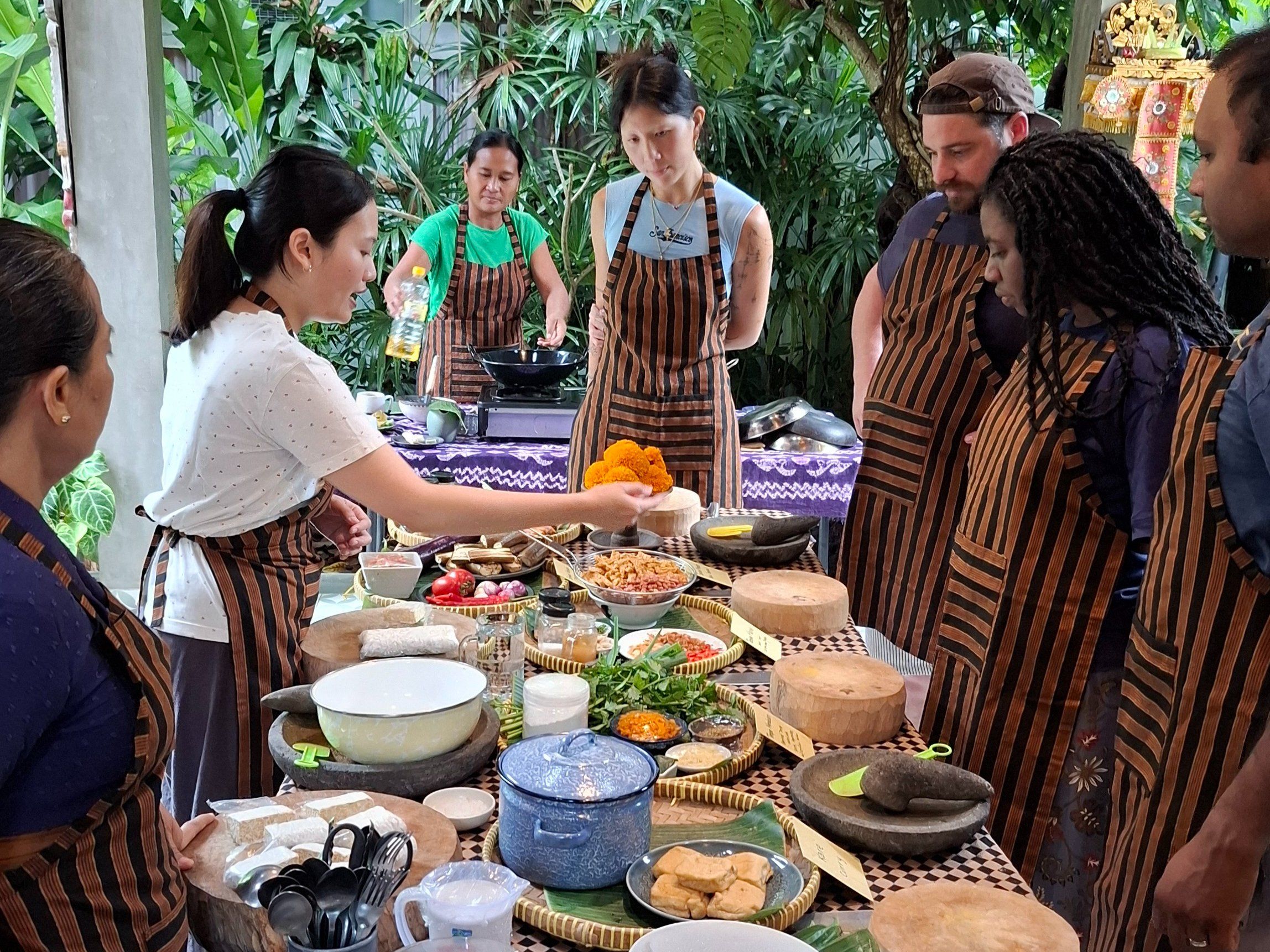 Tempeh indonésio e experiência culinária caseira