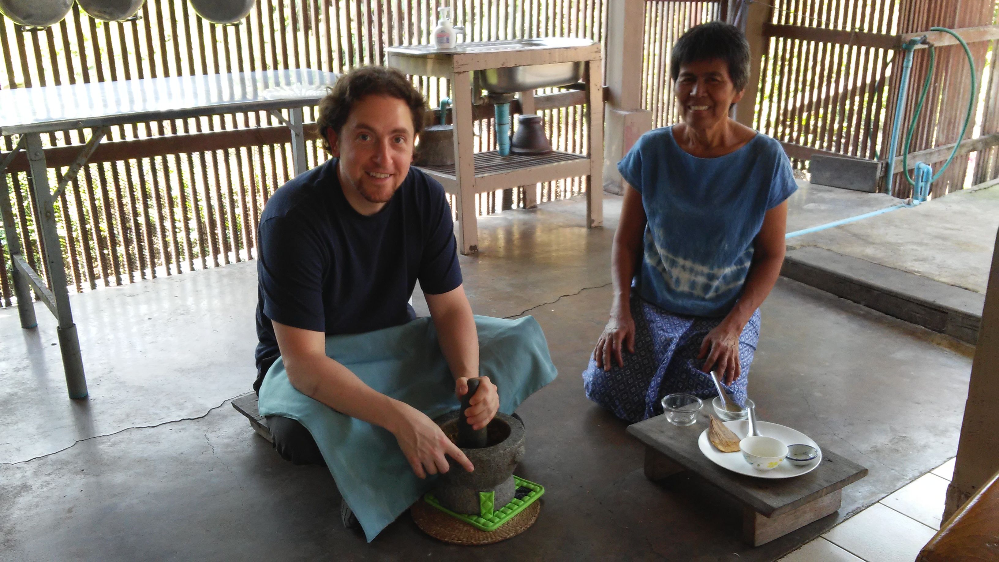 Une nuit dans une maison traditionnelle thaïlandaise avec cours de cuisine, croisière sur les canaux et découverte du...