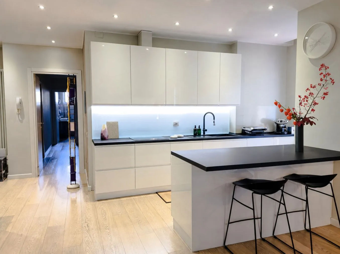 Interactive Italian Cooking Class in an Artsy Apartment
