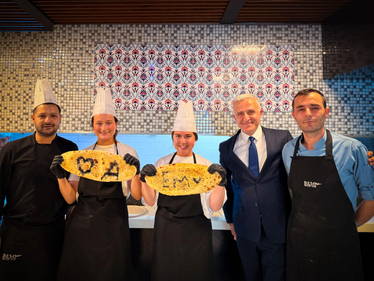 Istanbul: Een traditionele Turkse pizza- en kebabbereidingservaring
