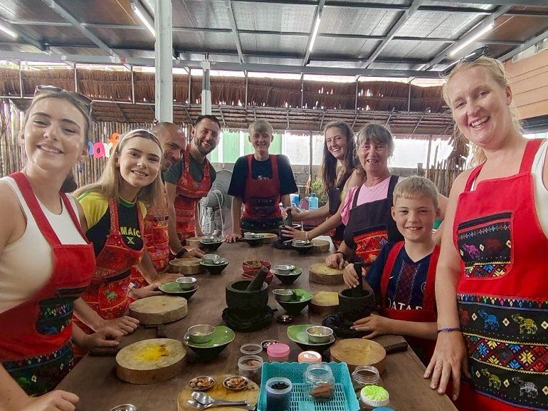Krabi: Authentic Thai Cooking Class with Local Chef & Free Hotel Transfers