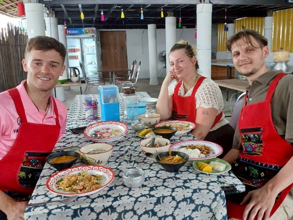 Krabi: Authentic Thai Cooking Class with Local Chef & Free Hotel Transfers