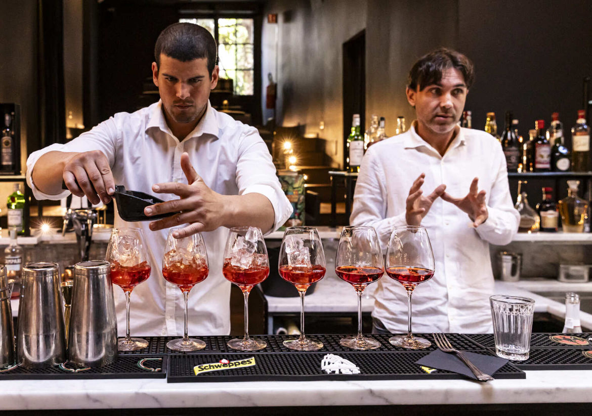 Late Night in Rome: VIP Golf Cart Food & Drinks Experience