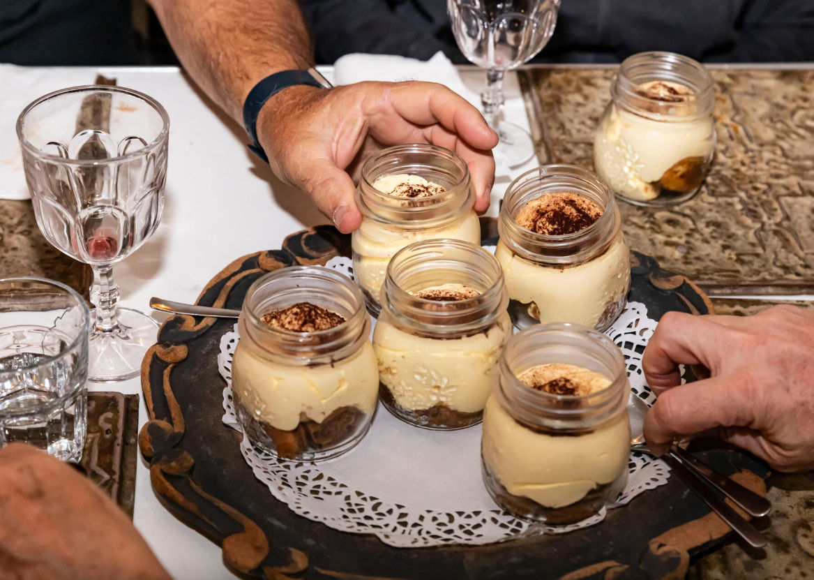 Late Night in Rome: VIP Golf Cart Food & Drinks Experience