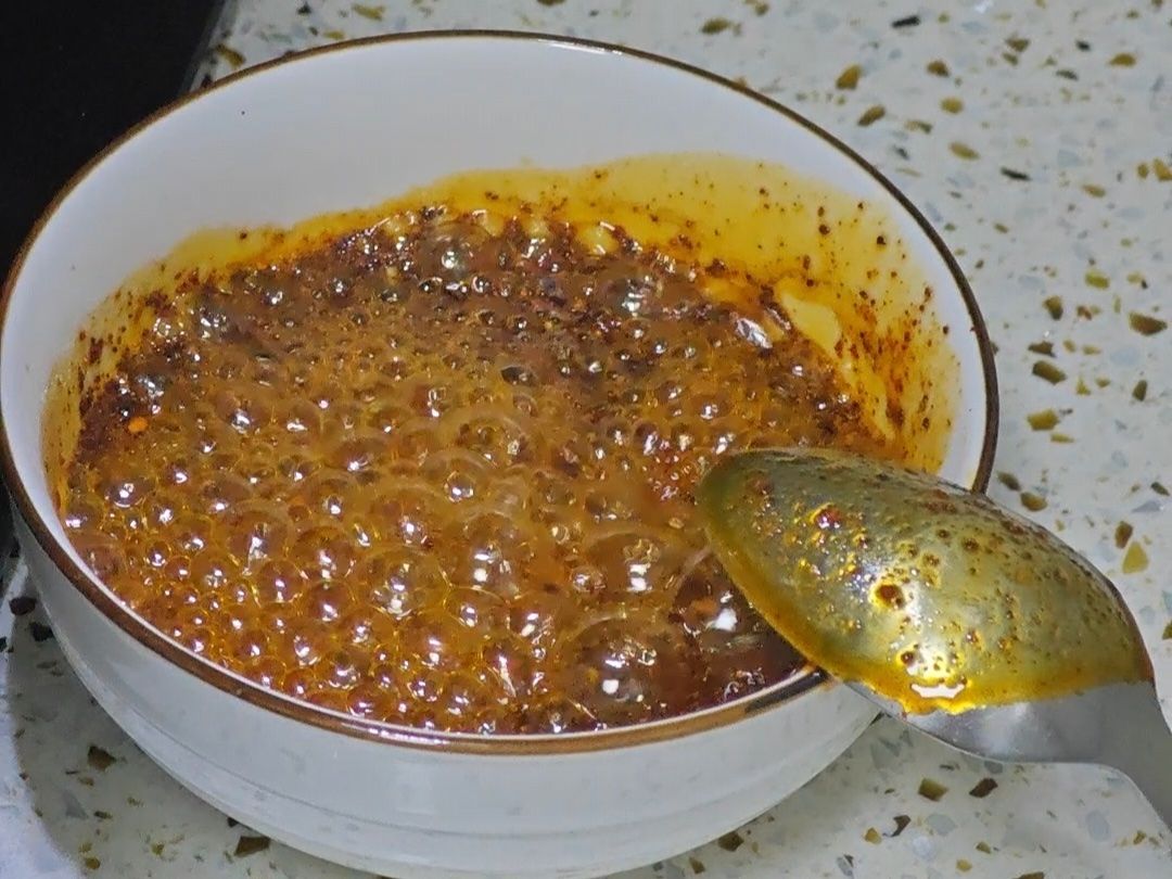 Apprenez à cuisiner des nouilles froides et des pommes de terre à dents de loup dans une maison locale