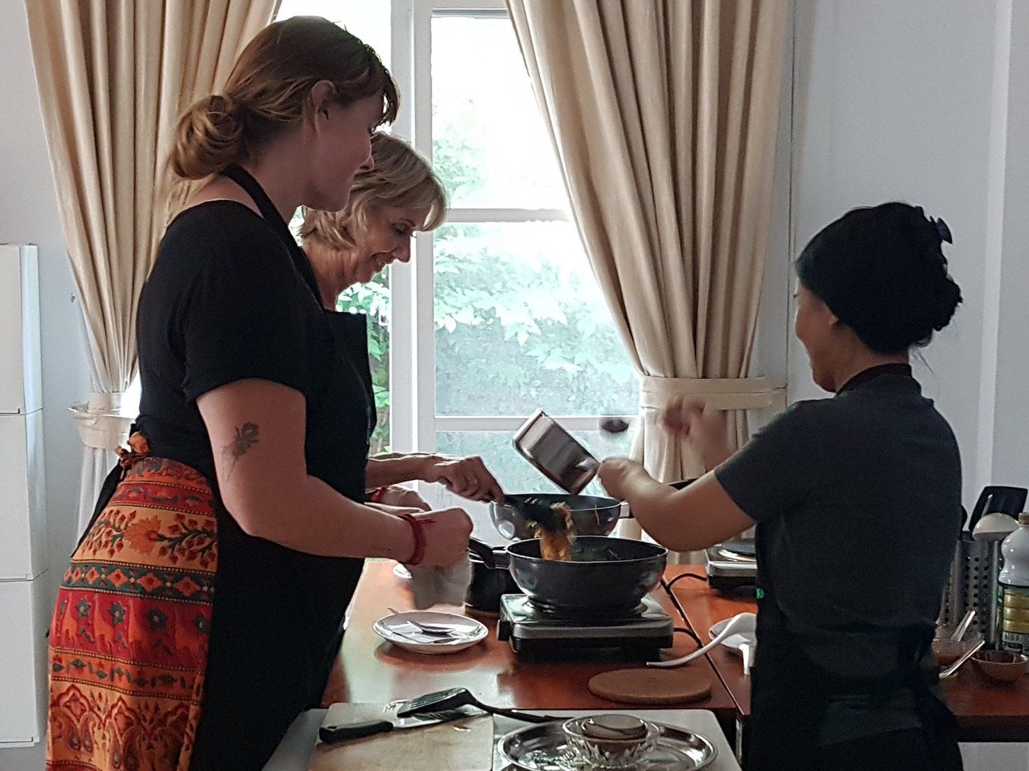 Choose Your Own Favorite Thai Dish Hands-on Authentic Thai Cooking Class with Local Market Tour