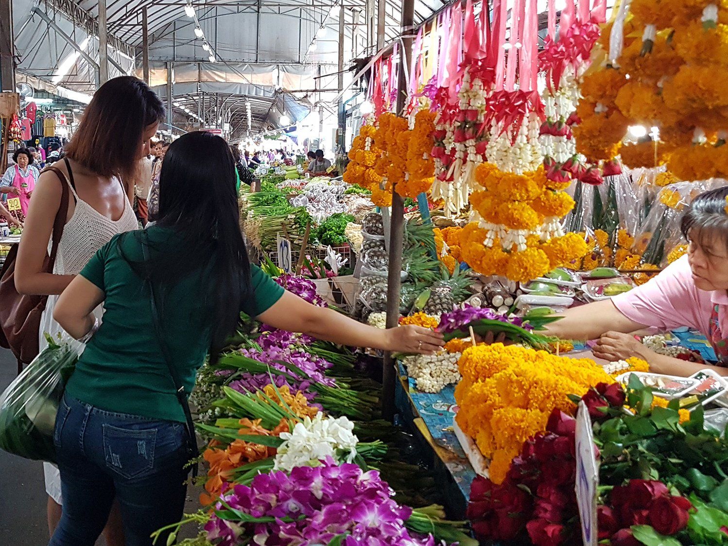 Choose Your Own Favorite Thai Dish Hands-on Authentic Thai Cooking Class with Local Market Tour
