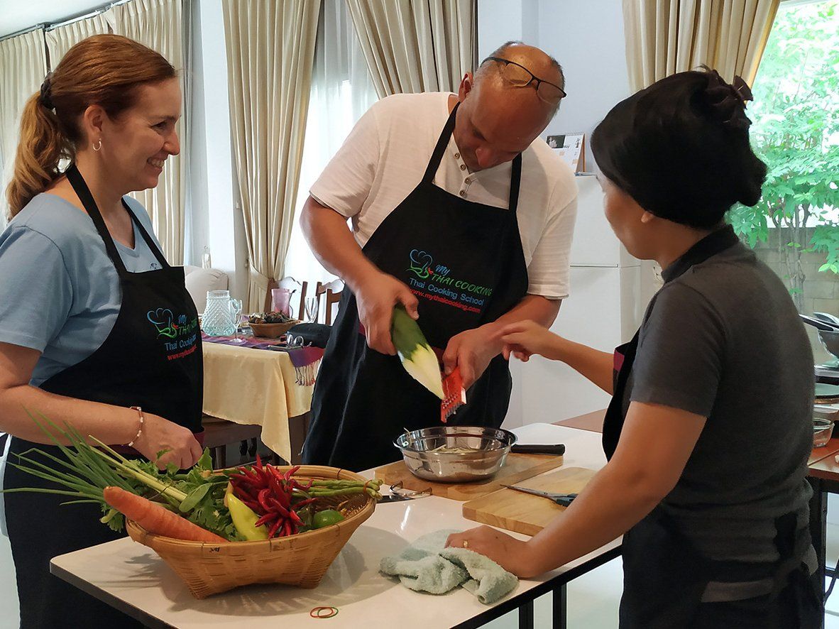 Choose Your Own Favorite Thai Dish Hands-on Authentic Thai Cooking Class with Local Market Tour
