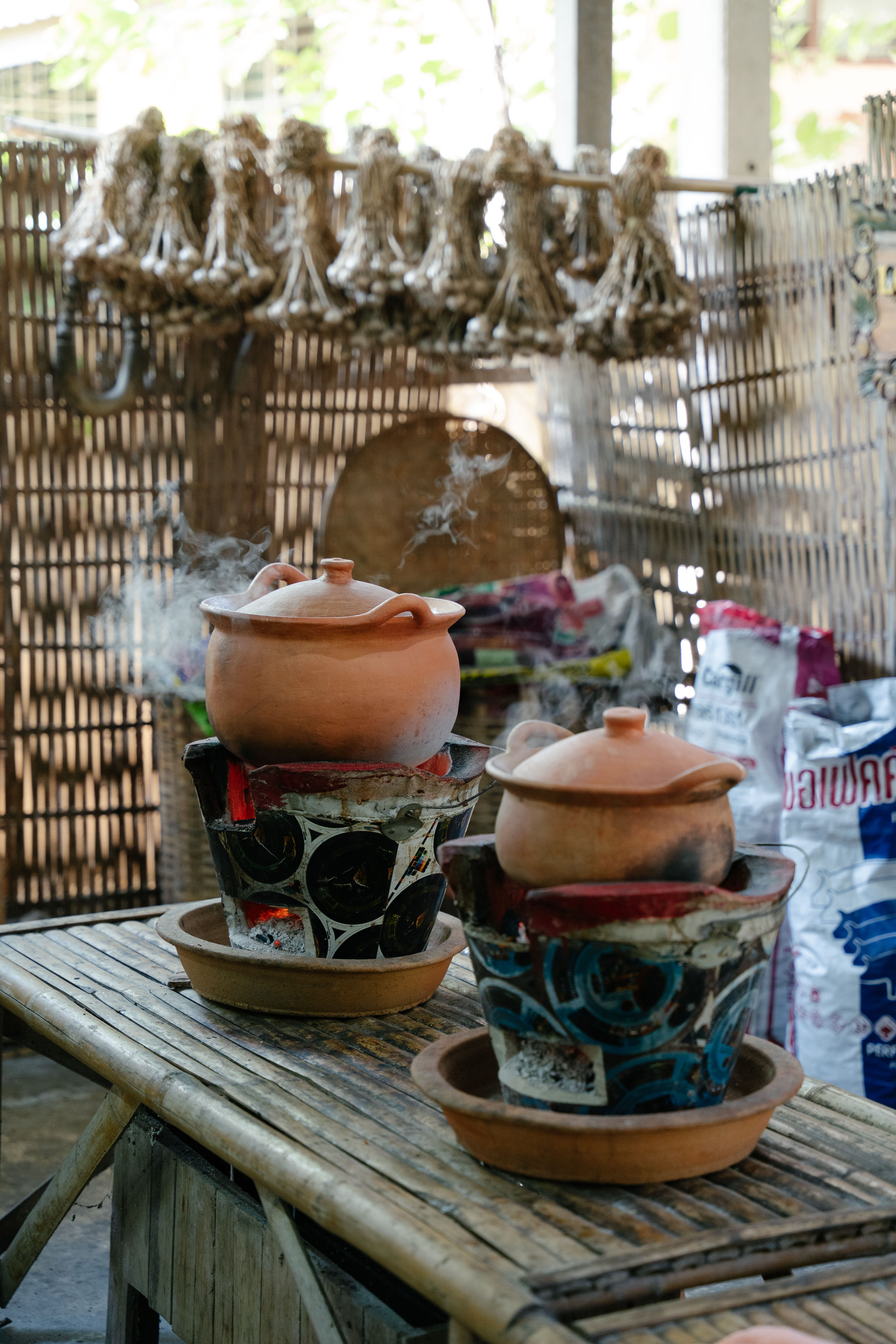 Découvrez les méthodes de cuisine traditionnelles Lanna grâce à une visite du marché et des histoires locales.