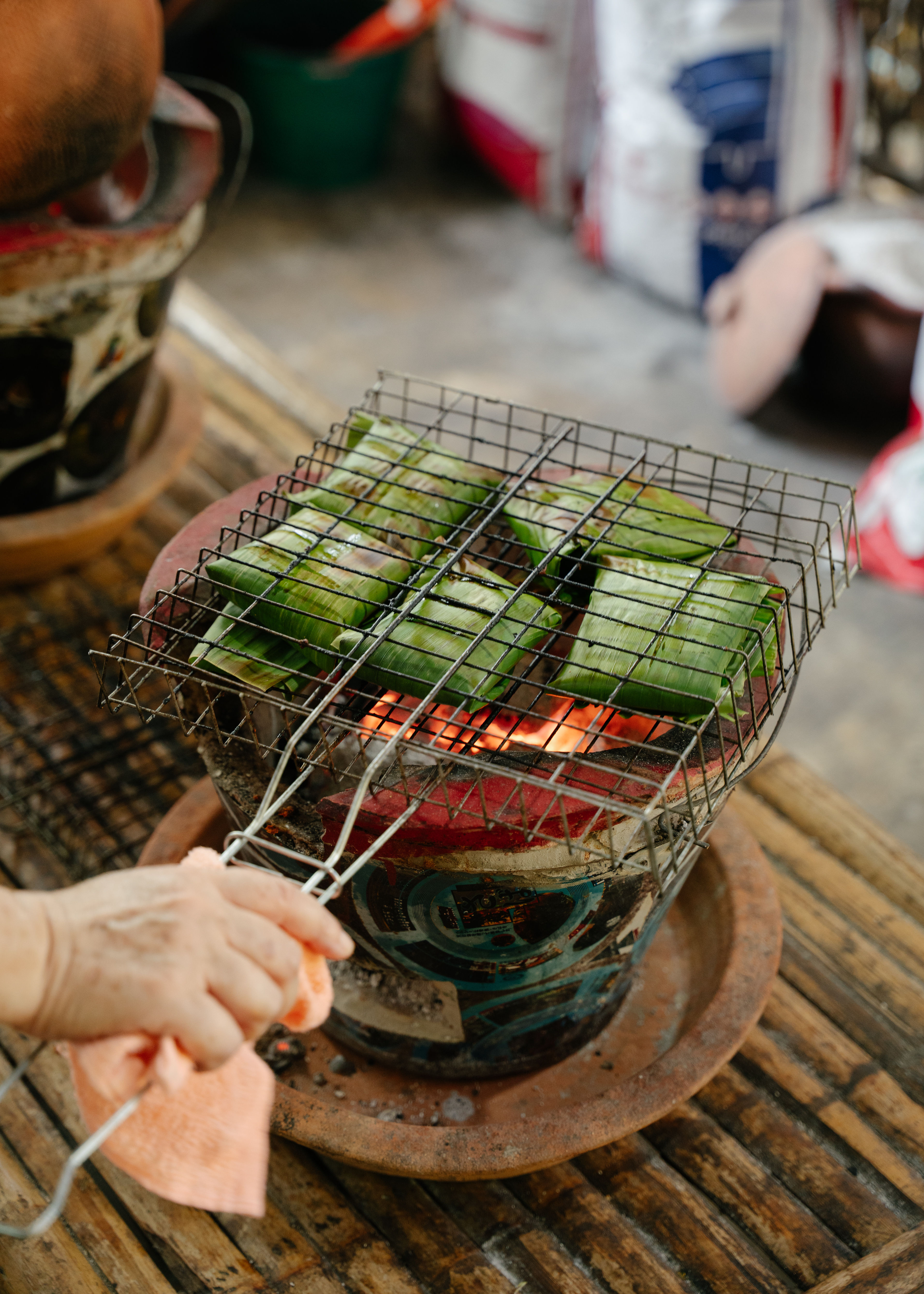 Découvrez les méthodes de cuisine traditionnelles Lanna grâce à une visite du marché et des histoires locales.