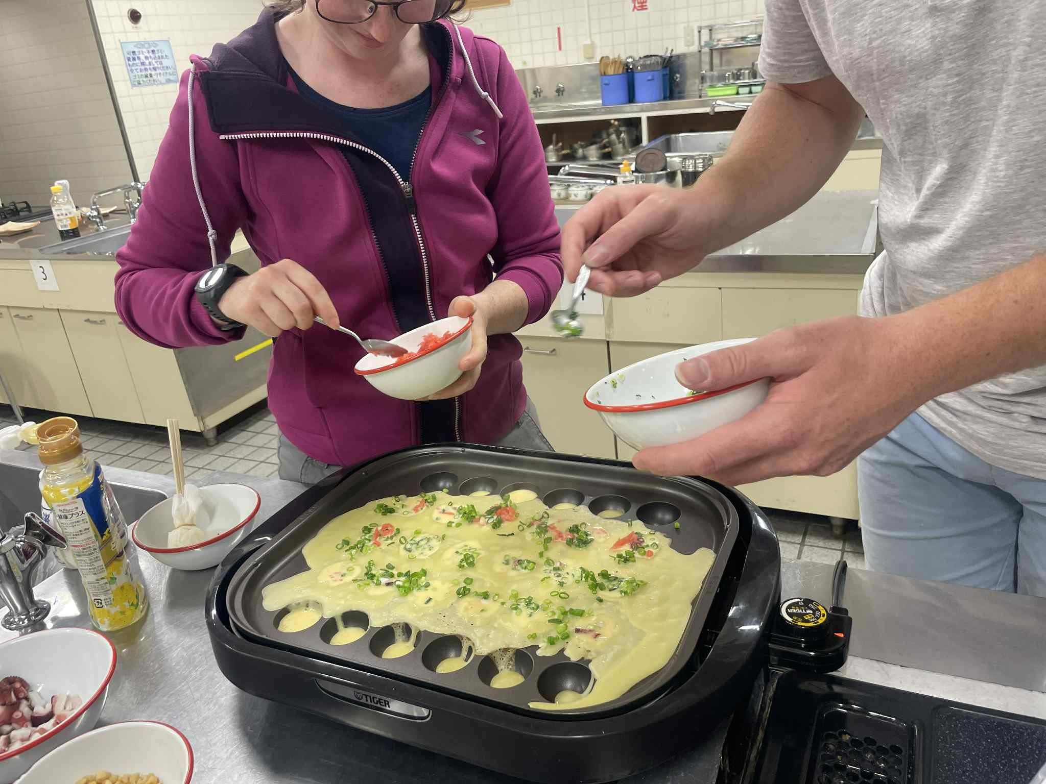 Mari bersenang-senang membuat Takoyaki Jepang yang terkenal di Nagoya!