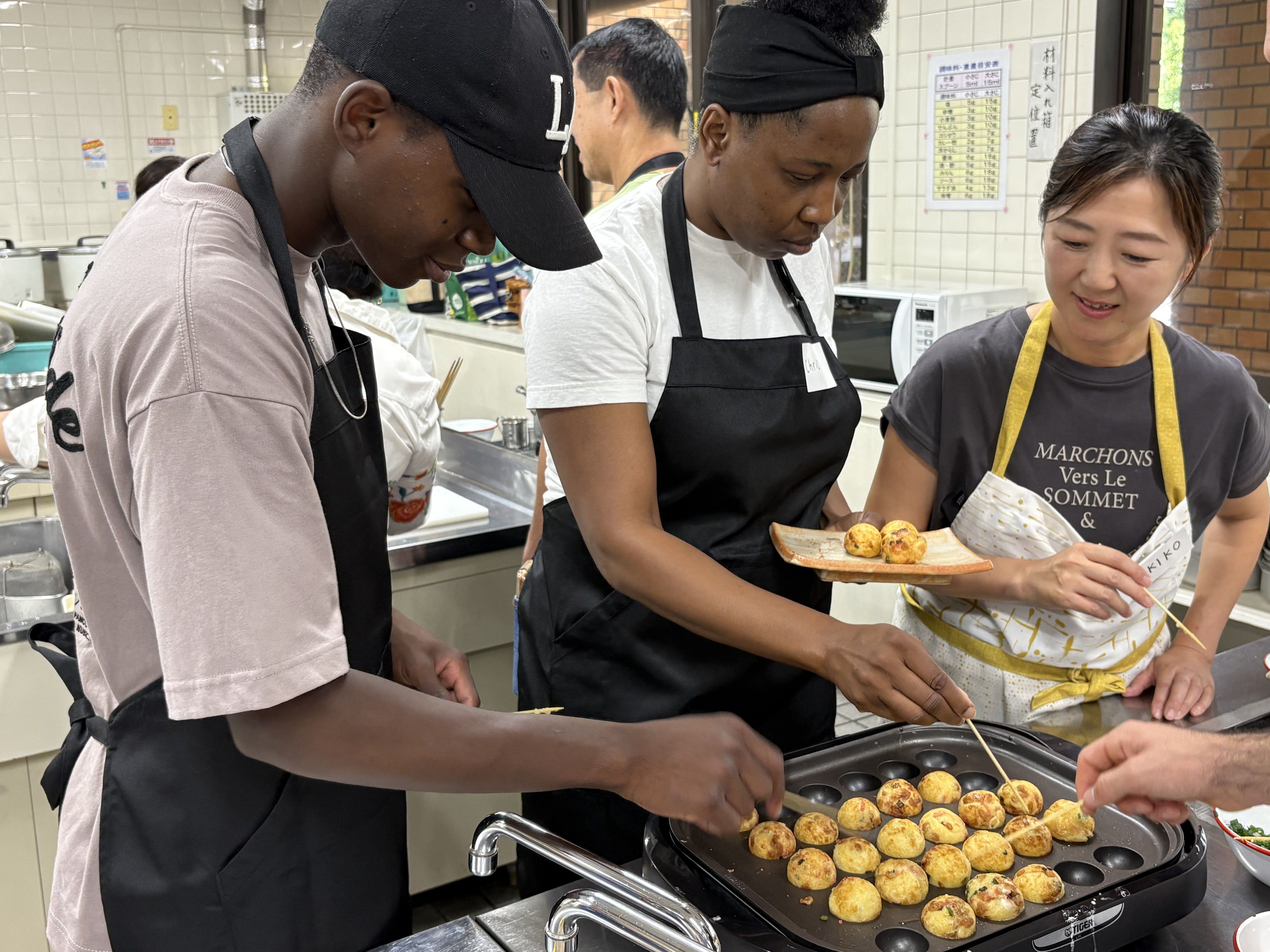 Mari bersenang-senang membuat Takoyaki Jepang yang terkenal di Nagoya!
