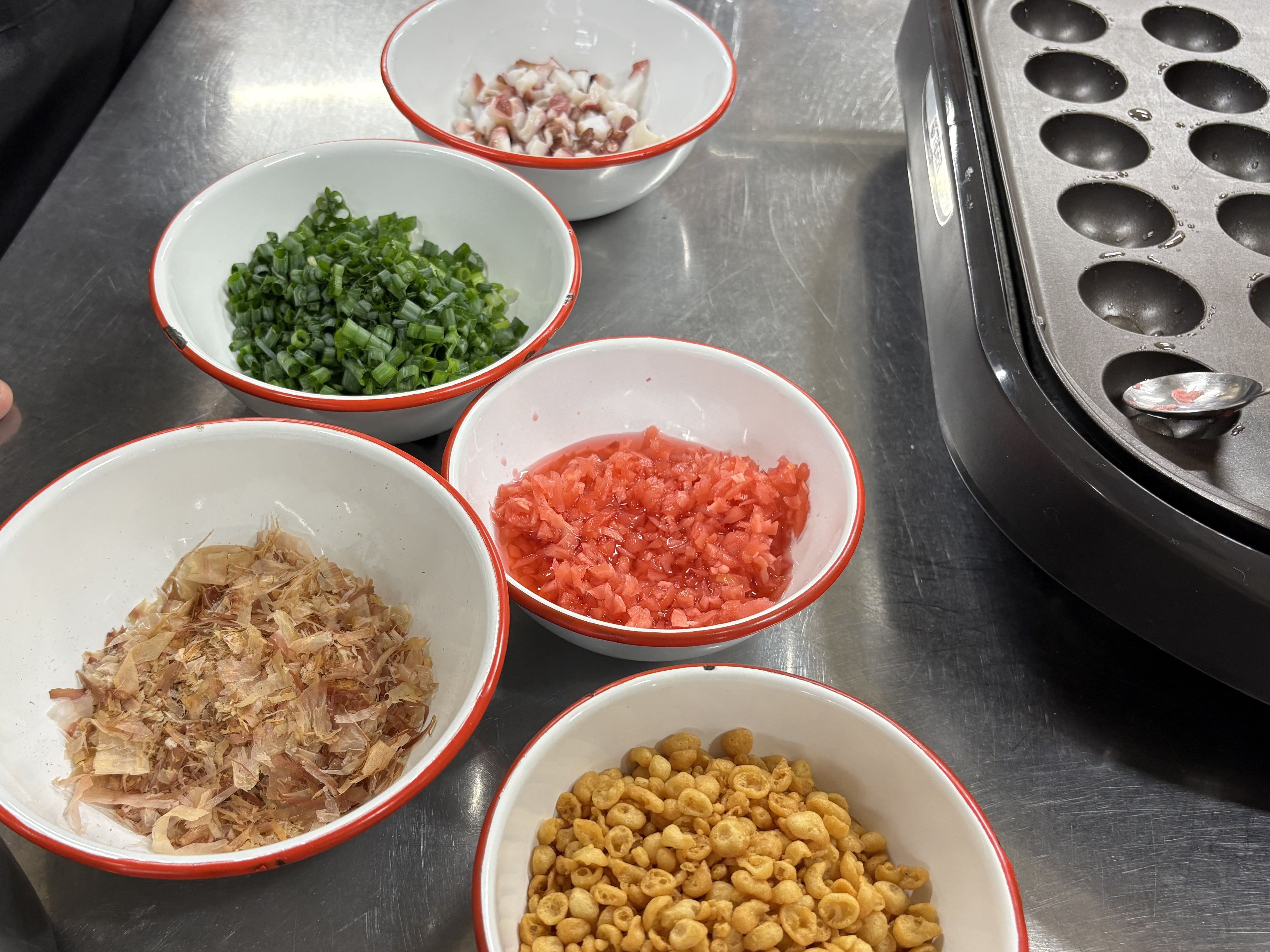 Mari bersenang-senang membuat Takoyaki Jepang yang terkenal di Nagoya!