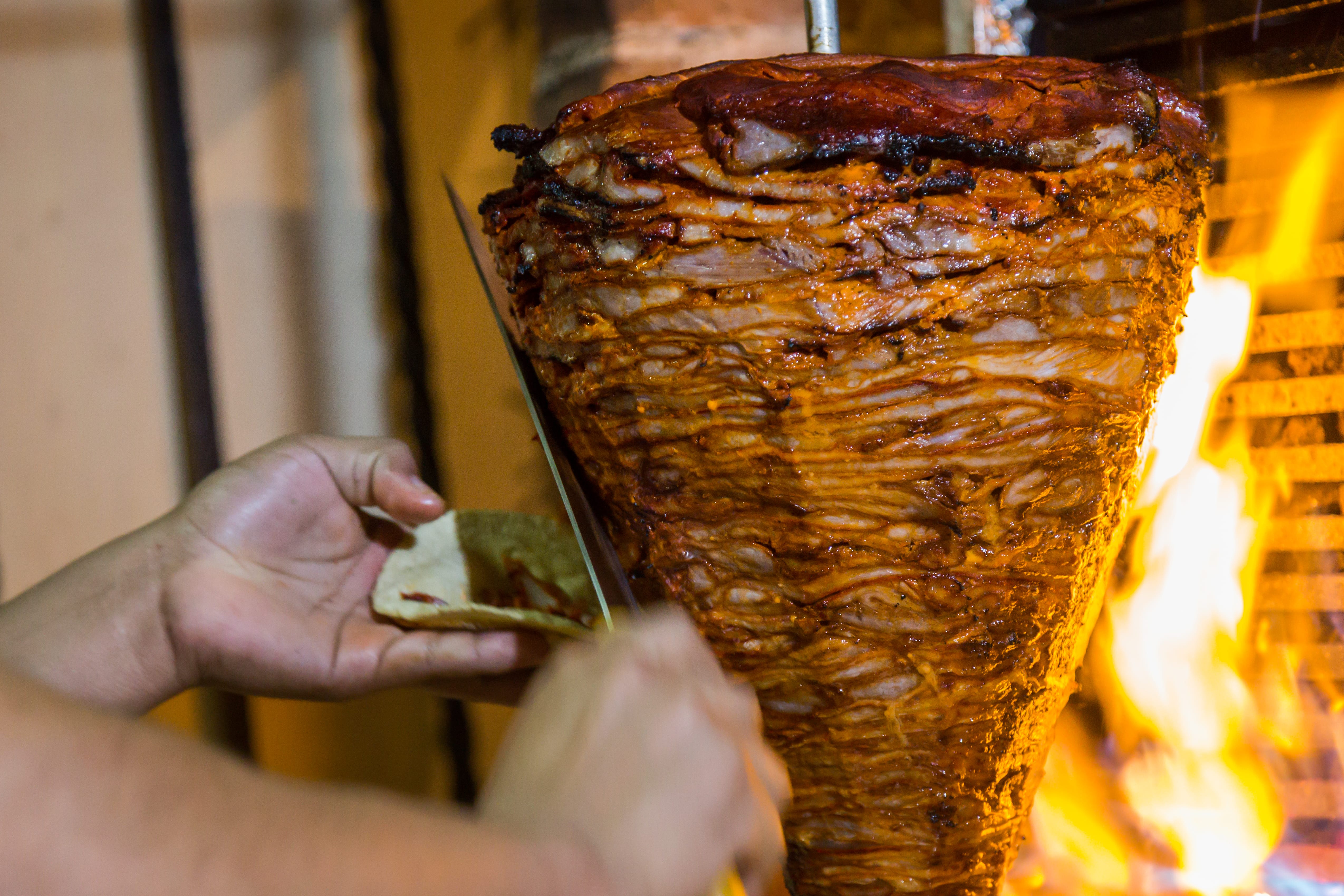 Tacos and Beer Tour in Cancun with Live Mariachi Show and Night Market Visit