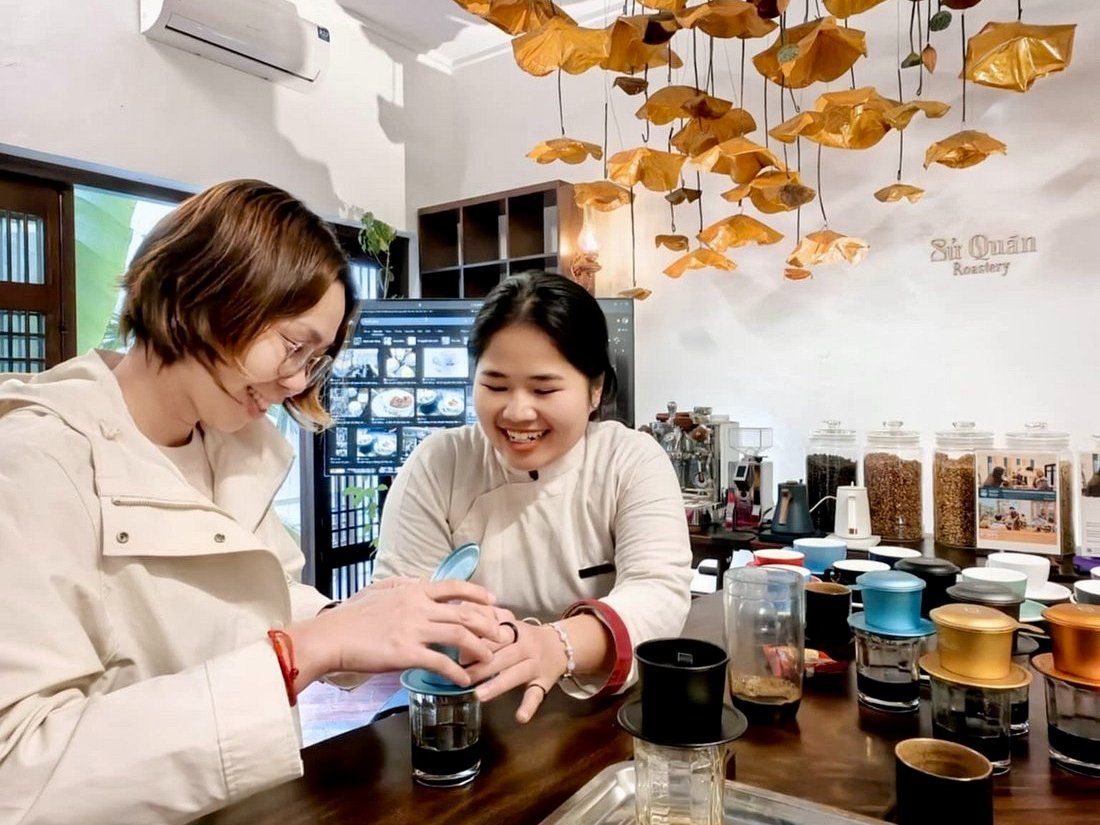 Hanoi: Hands-on Egg Coffee and Enjoy Chicken Pho