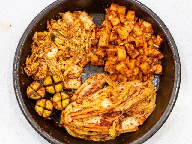 Make 4 Types of Kimchi and Visit a Local Market