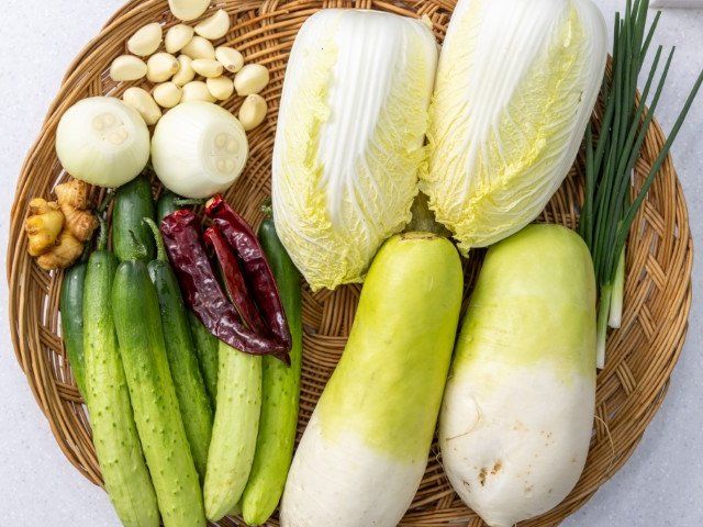 Make 4 Types of Kimchi and Visit a Local Market
