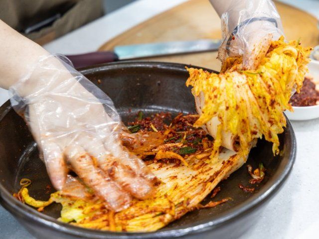 Make 4 Types of Kimchi and Visit a Local Market