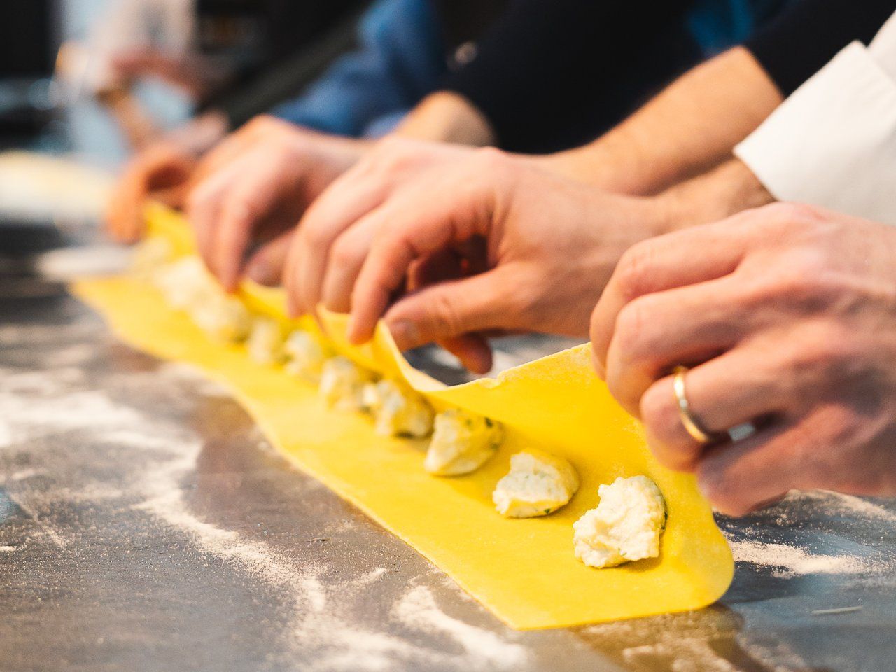 Rome: Maak zelf verse pasta met authentieke Italiaanse sauzen en wijn.