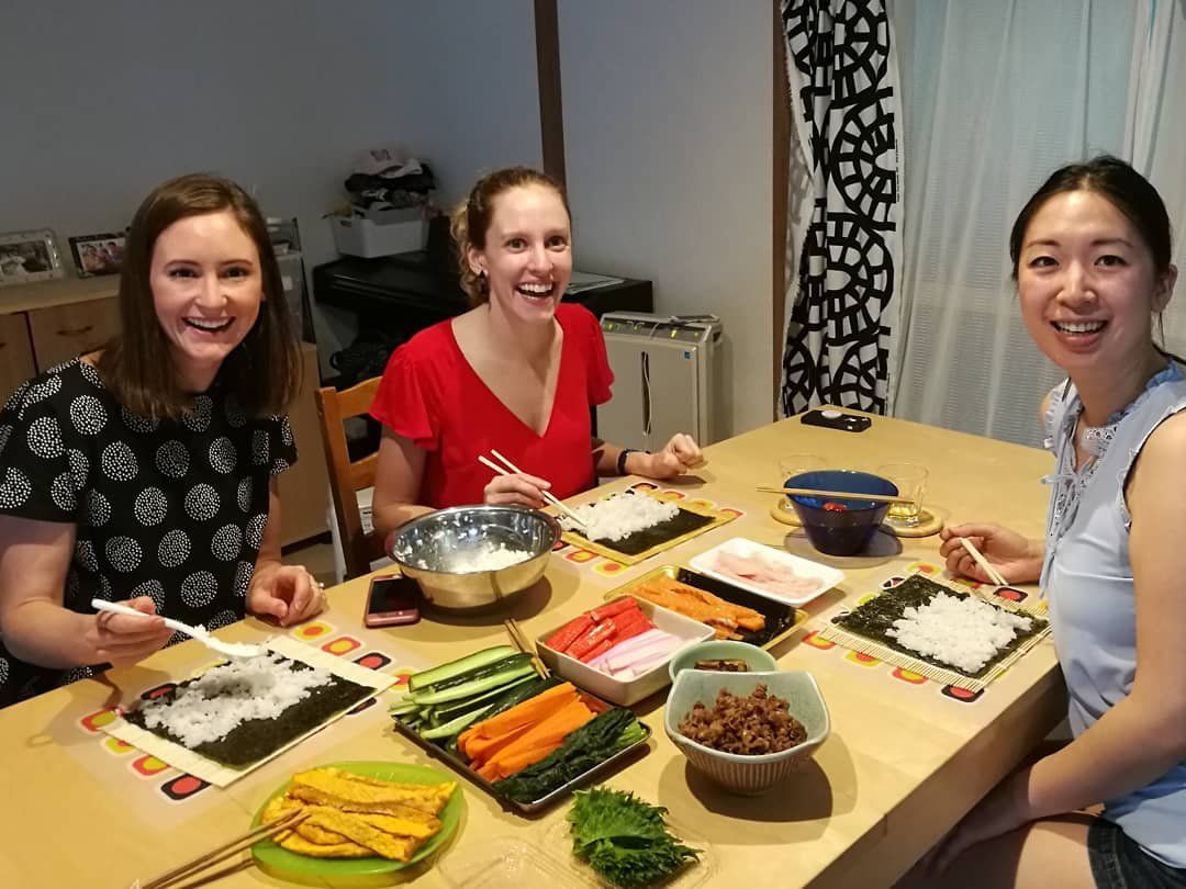 Cours de fabrication de makizushi (rouleaux de sushi)