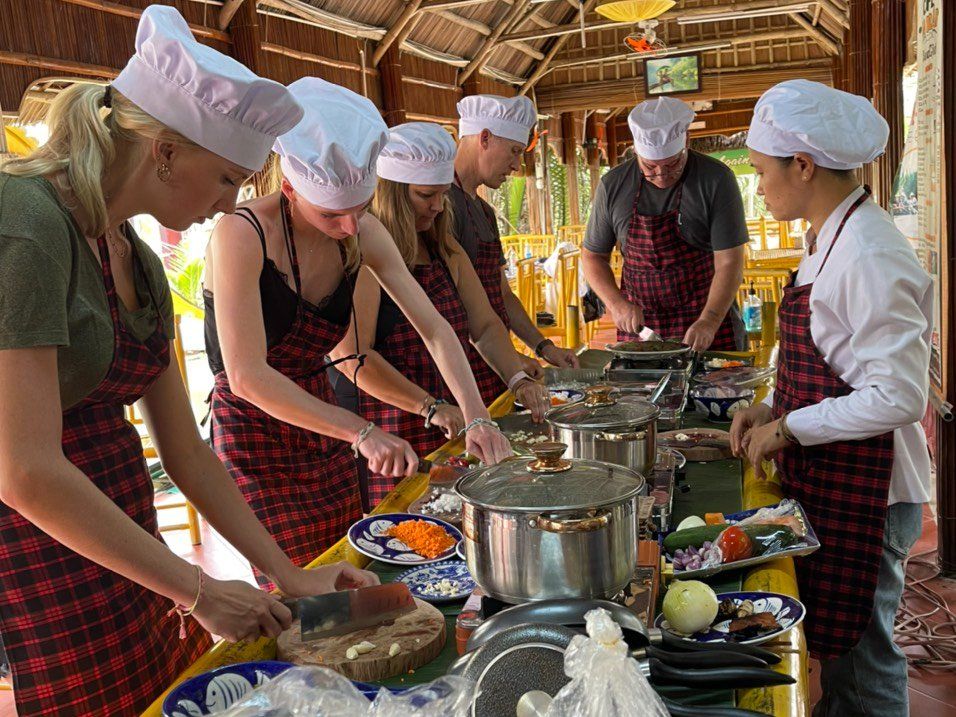 Market Tour and Cooking Class in Hoi An