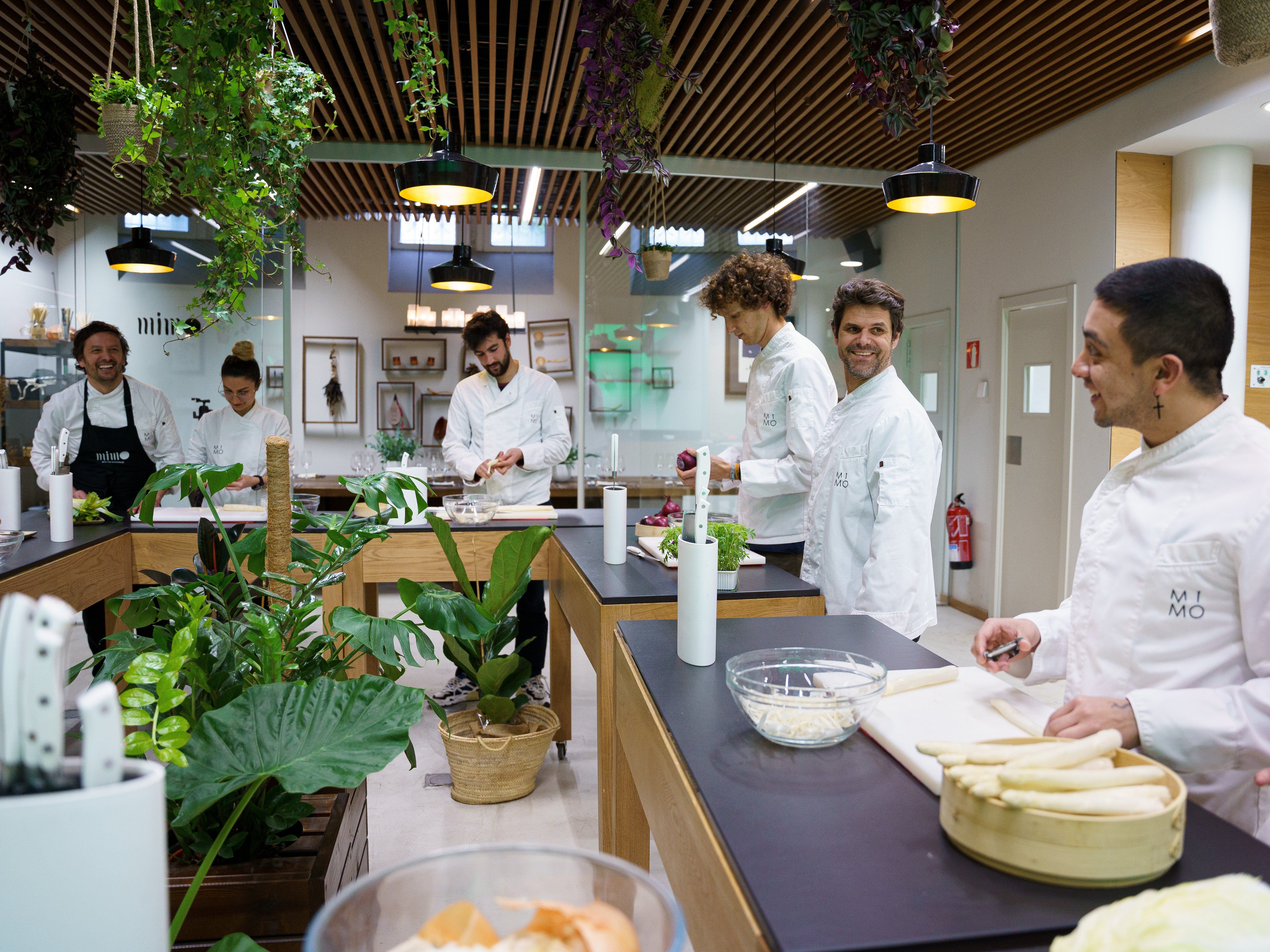 Market tour and fish and seafood cooking class