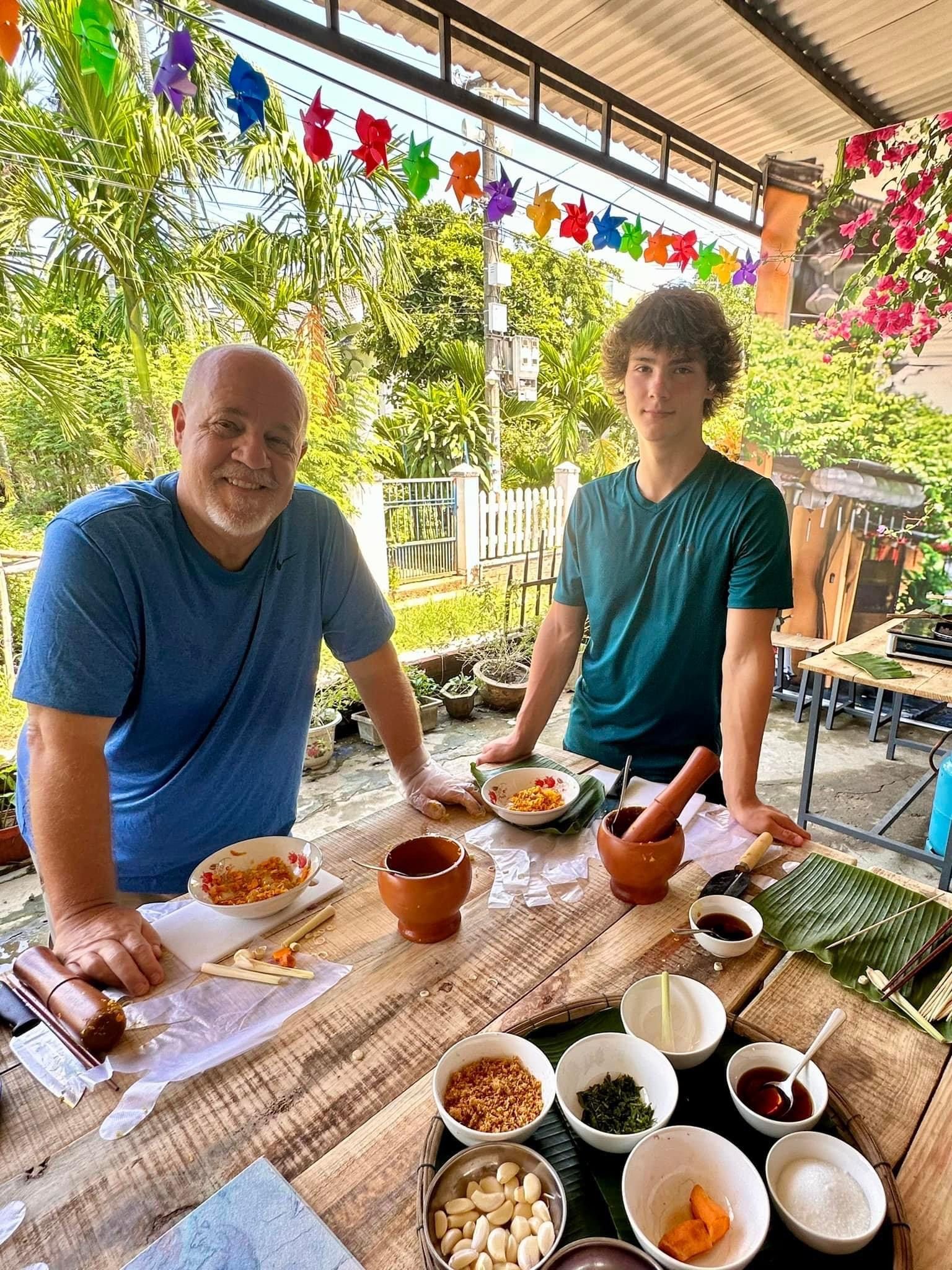 Market Tour Experience with Vietnamese Culinary Class in Hoi An