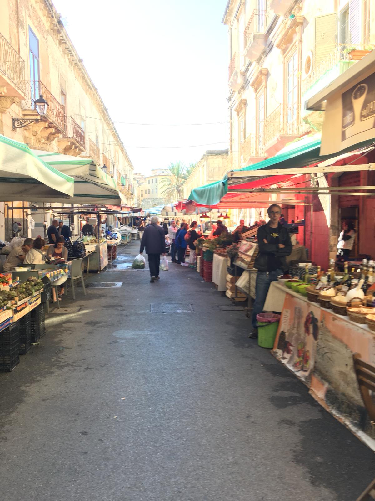 Market Tour & Street Food in Ortigia's Island