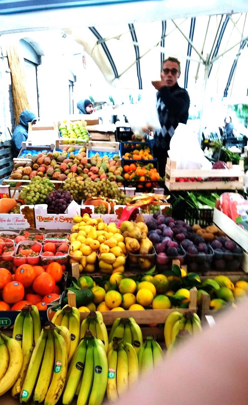 Market Tour & Street Food in Ortigia's Island