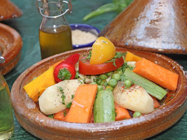 Half-Day Cooking Experience on Moroccan Dishes with Market Tour