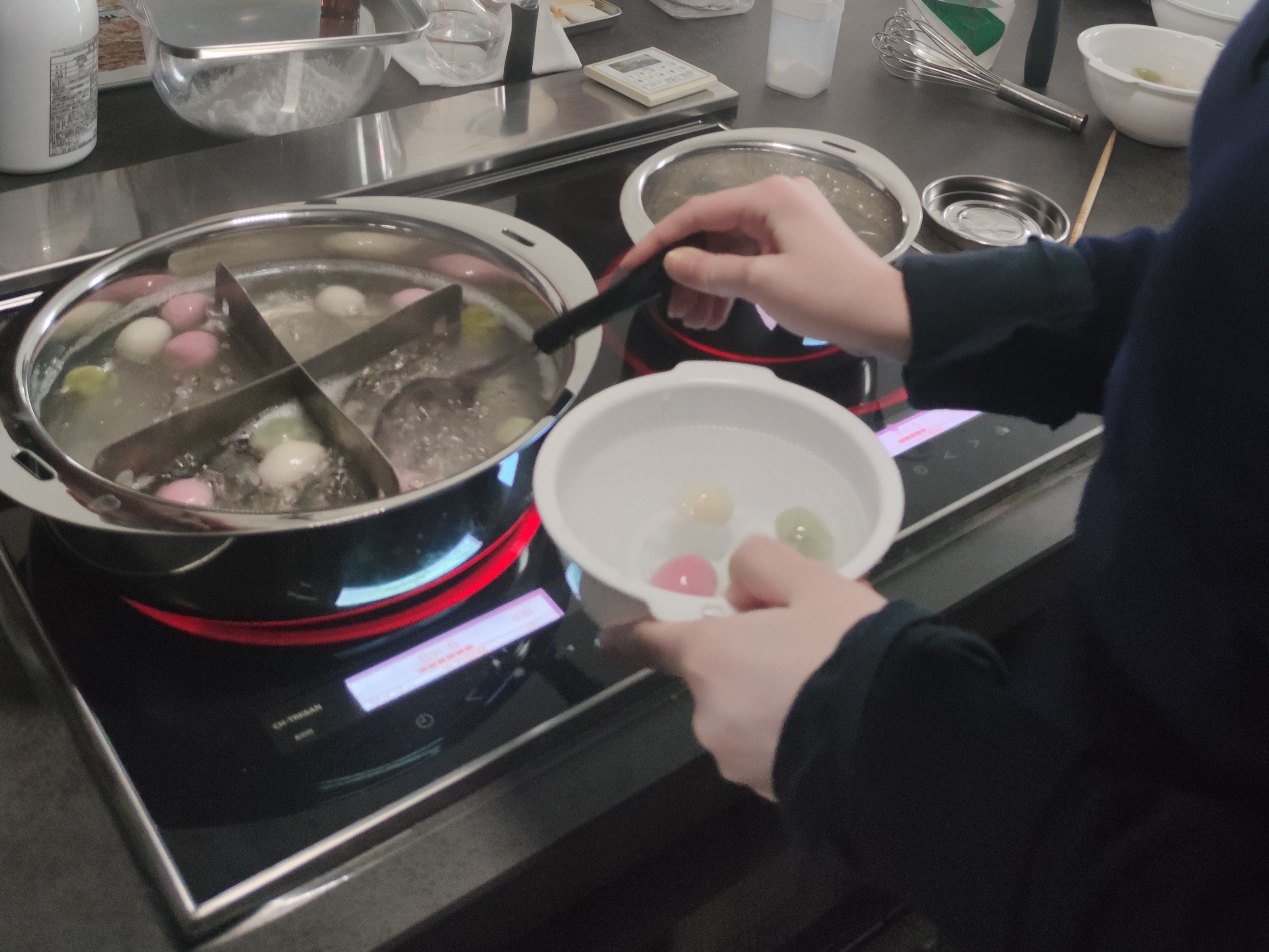 Traditional Japanese Mochi Making Class in Local Tokyo Home