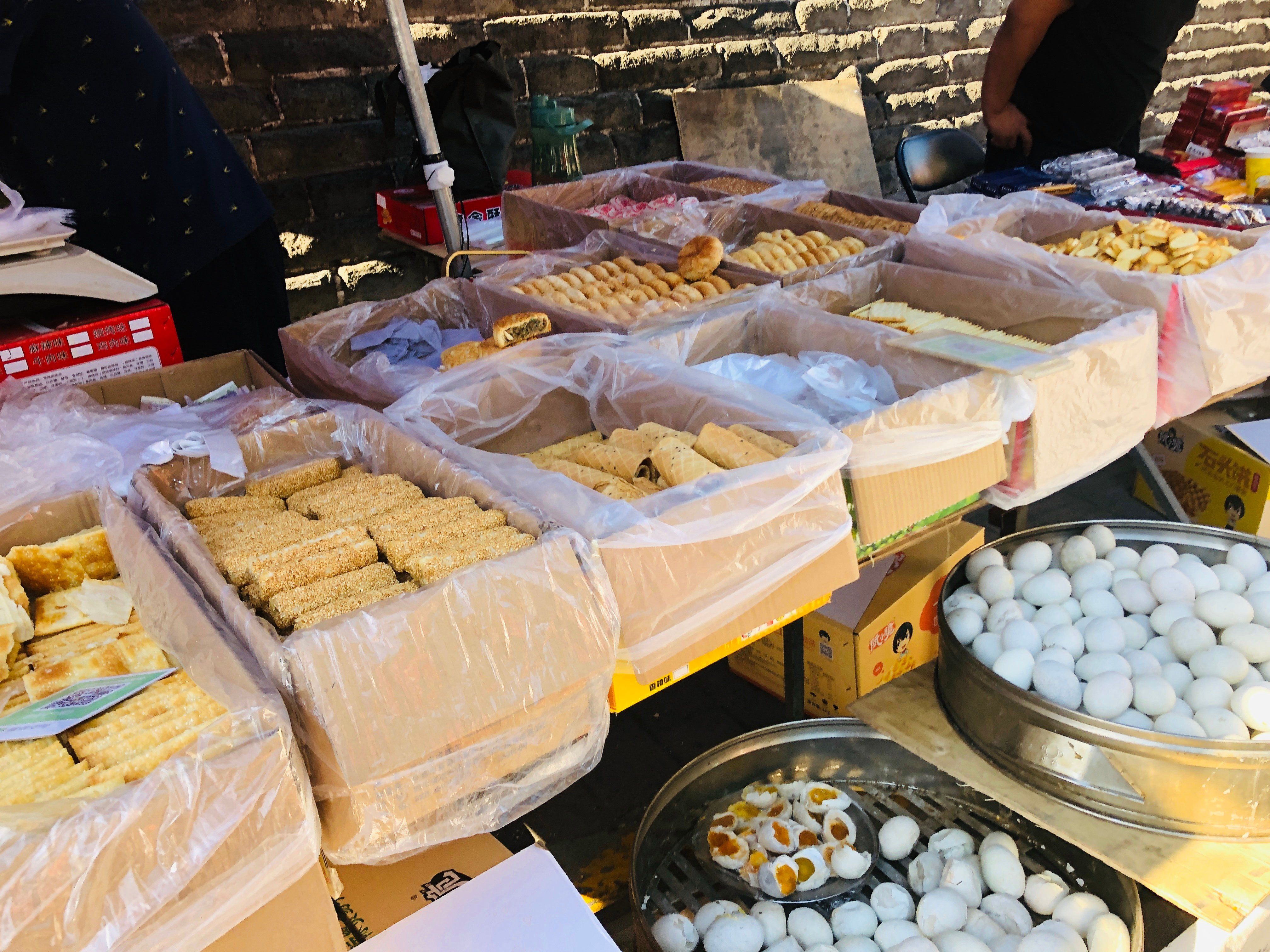 Breakfast Street Food & Market Tour with Tai Chi