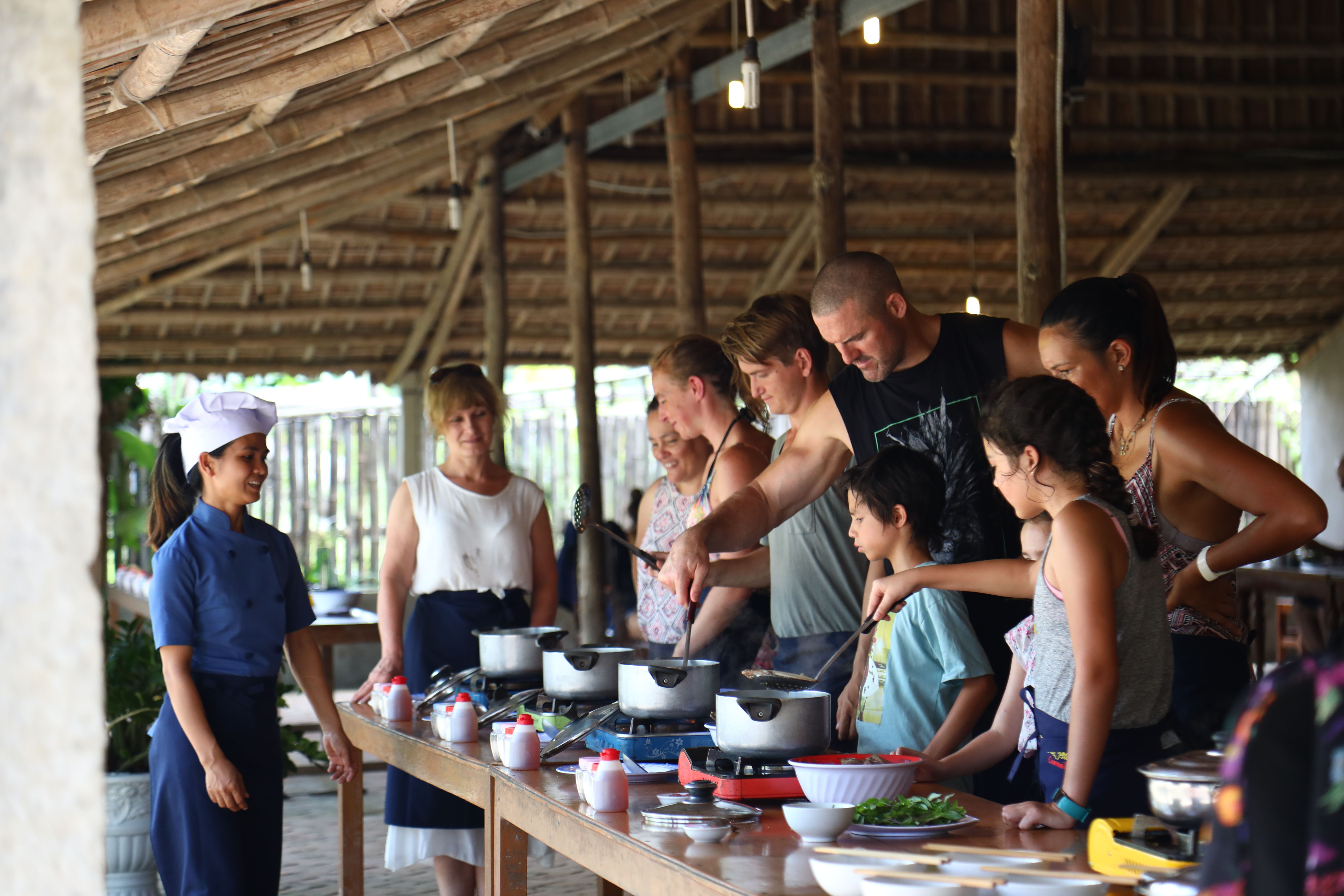 Thuan Tinh Island: Market, Boat Ride, and Vietnamese Cooking Class