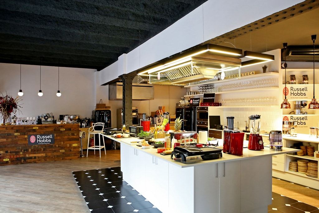 Premium Spanish Cooking Class in Designer Loft: Paella & Tapas