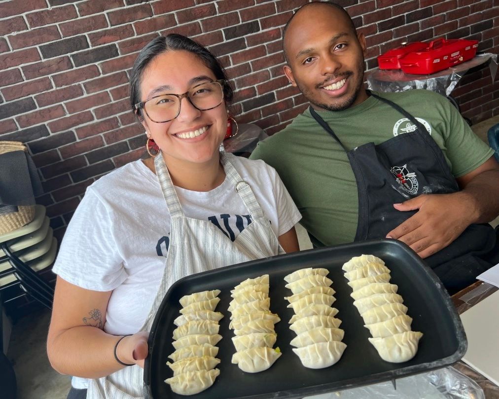 Koken met uitzicht op de oceaan in Okinawa: Ramen- en Gyoza-les