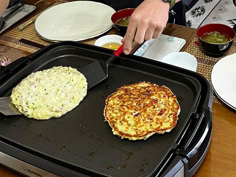 Traditional Okonomiyaki Cooking Class in Nagoya