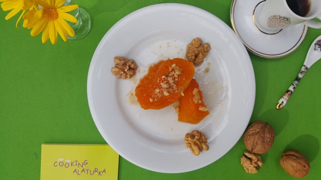 Old Town Farmers Market Tour and Cooking Class Combo in Sultanahmet on Wednesdays