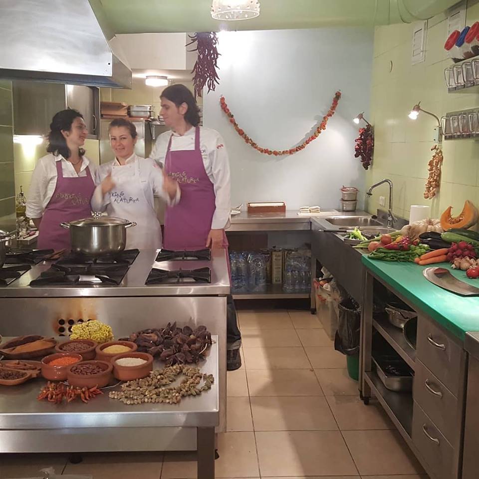Old Town Farmers Market Tour and Cooking Class Combo in Sultanahmet on Wednesdays