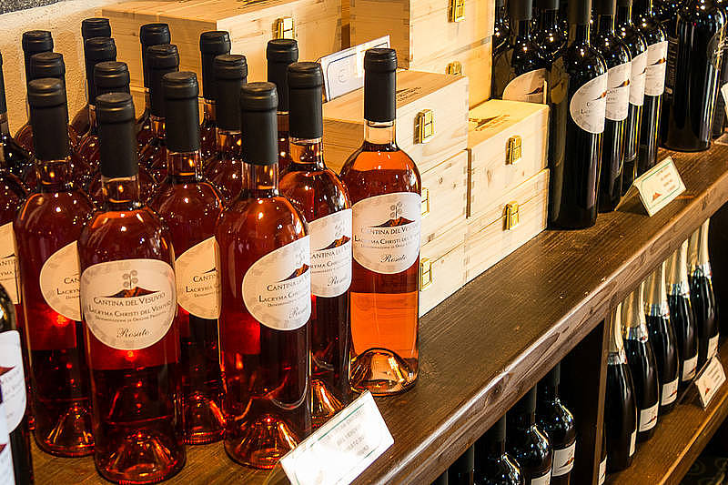 Organic "Superiore" Wine Tasting with Lunch on Vesuvius