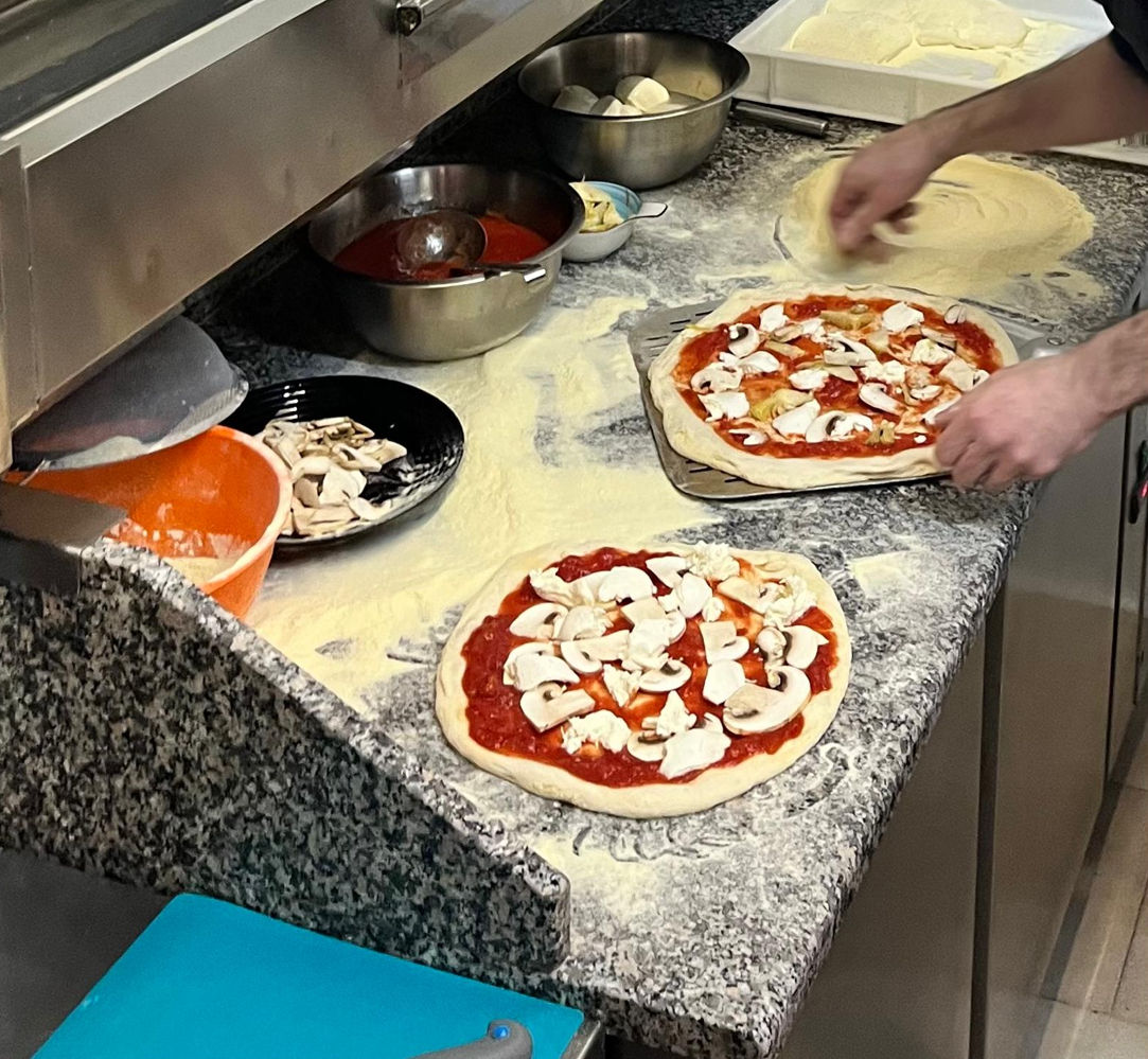 Kochkurs für Pizza und Tiramisu in Palermo mit Weinbegleitung