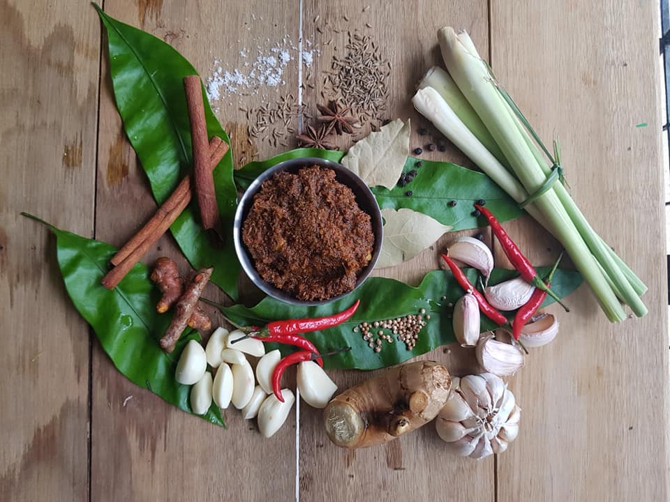 Learn to Make Thai Dishes in an Intimate Neighborhood