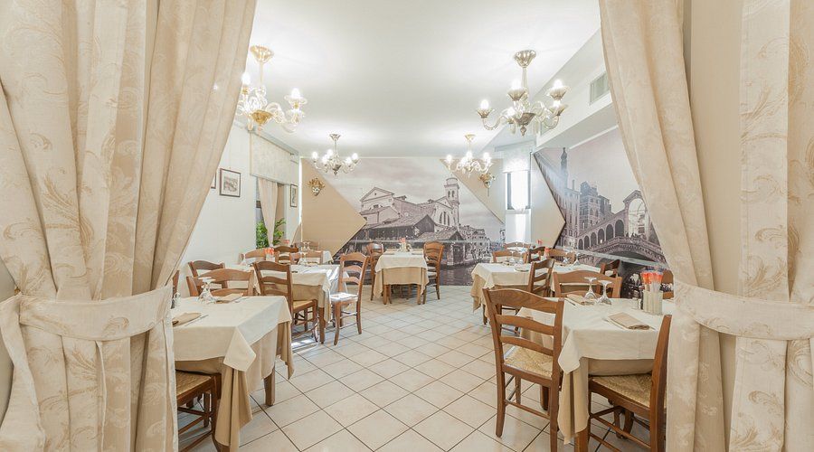 Pasta and Tiramisù Cooking Class with Wine in Venice