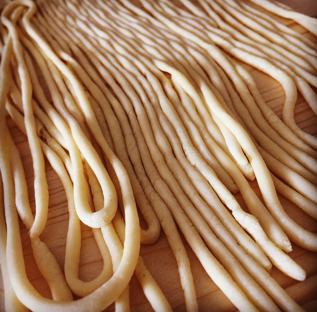 Cours de fabrication de pâtes fraîches et de sauces régionales dans les collines du Monferrato