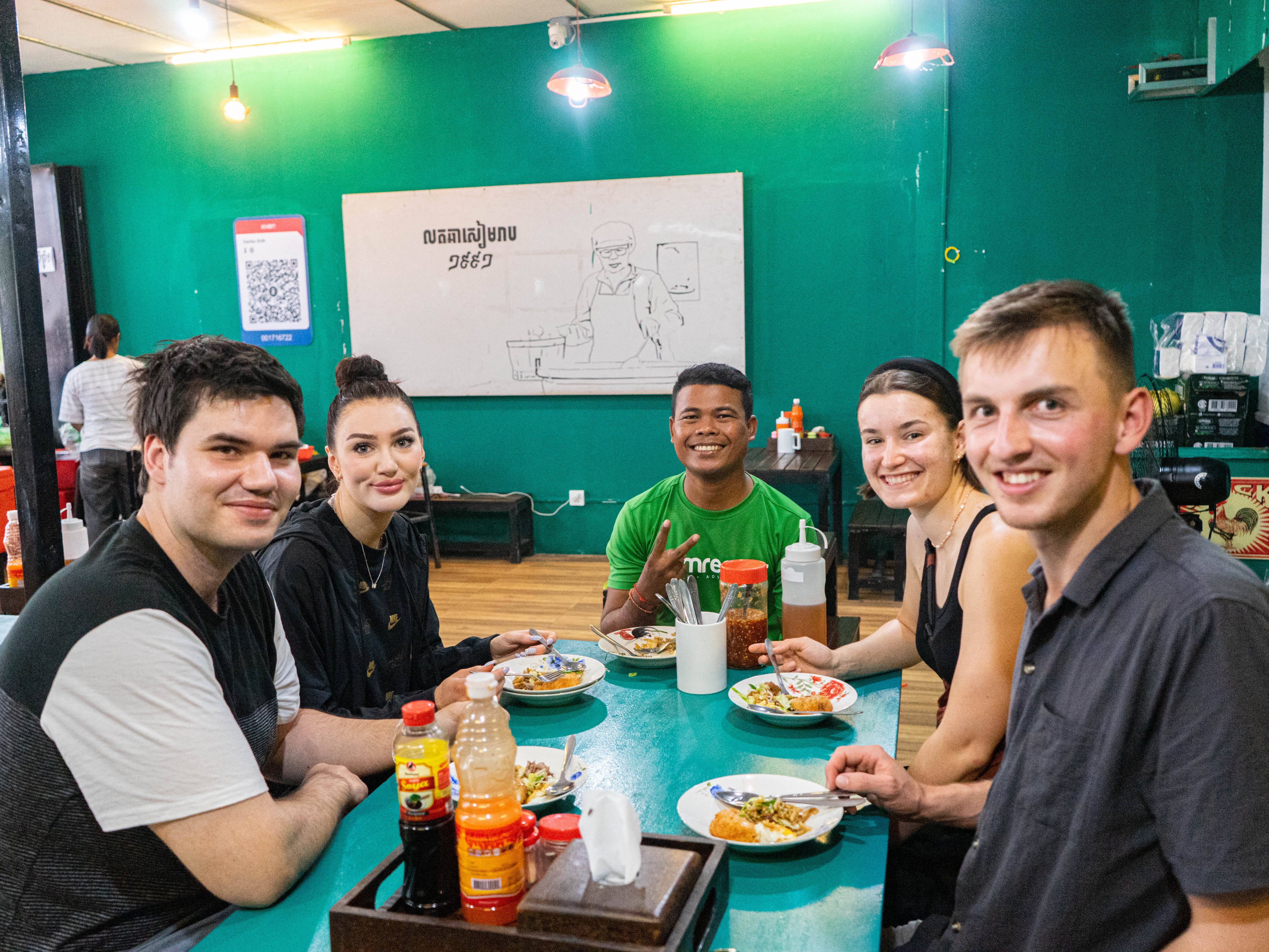 Experience an Evening Culinary Adventure in Phnom Penh with a Tuk Tuk Journey