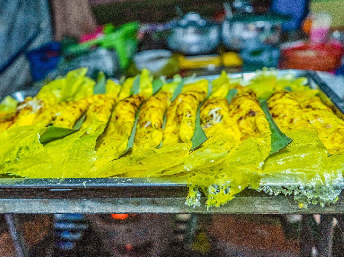 Experience an Evening Culinary Adventure in Phnom Penh with a Tuk Tuk Journey