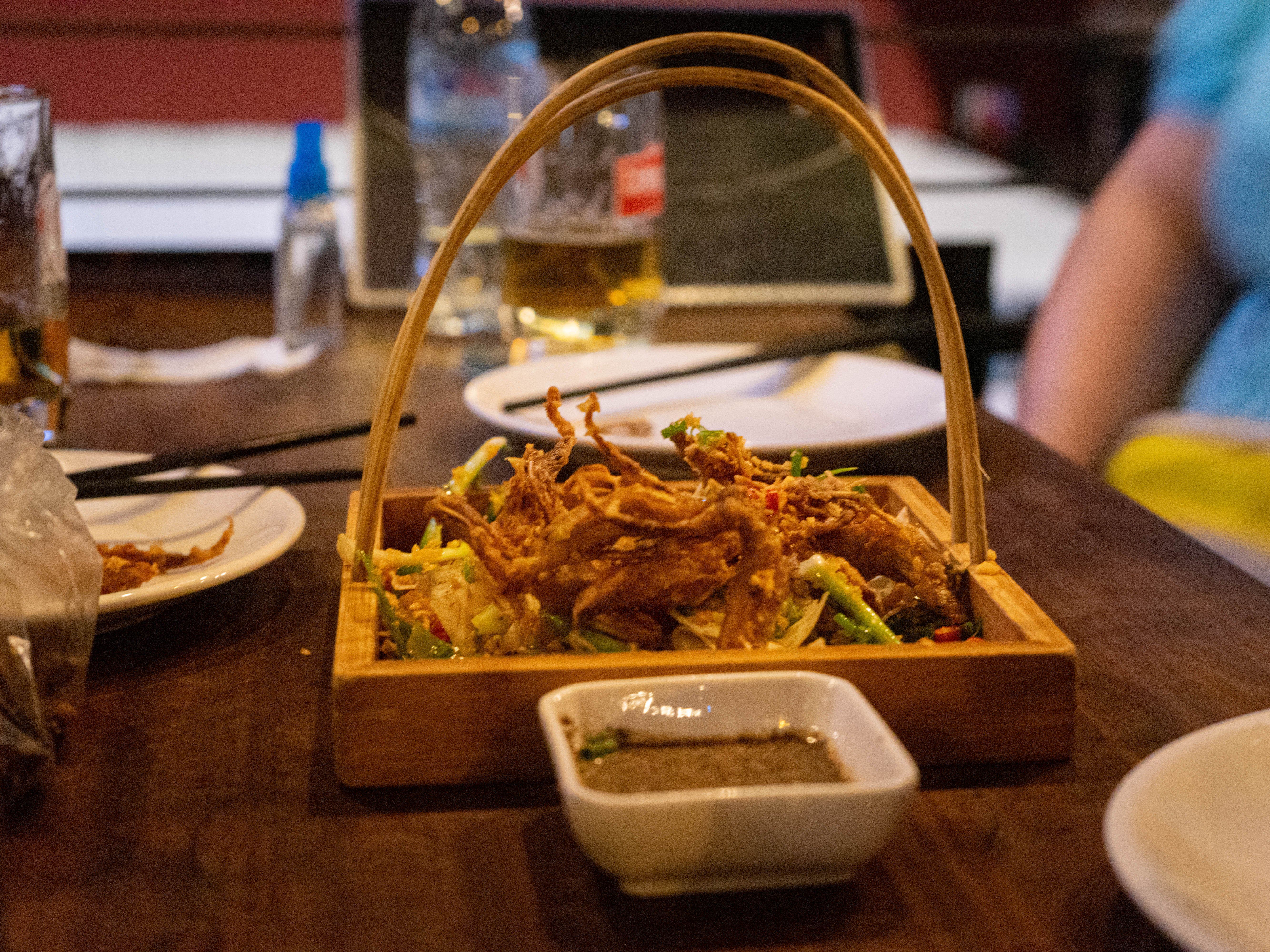 Experience an Evening Culinary Adventure in Phnom Penh with a Tuk Tuk Journey