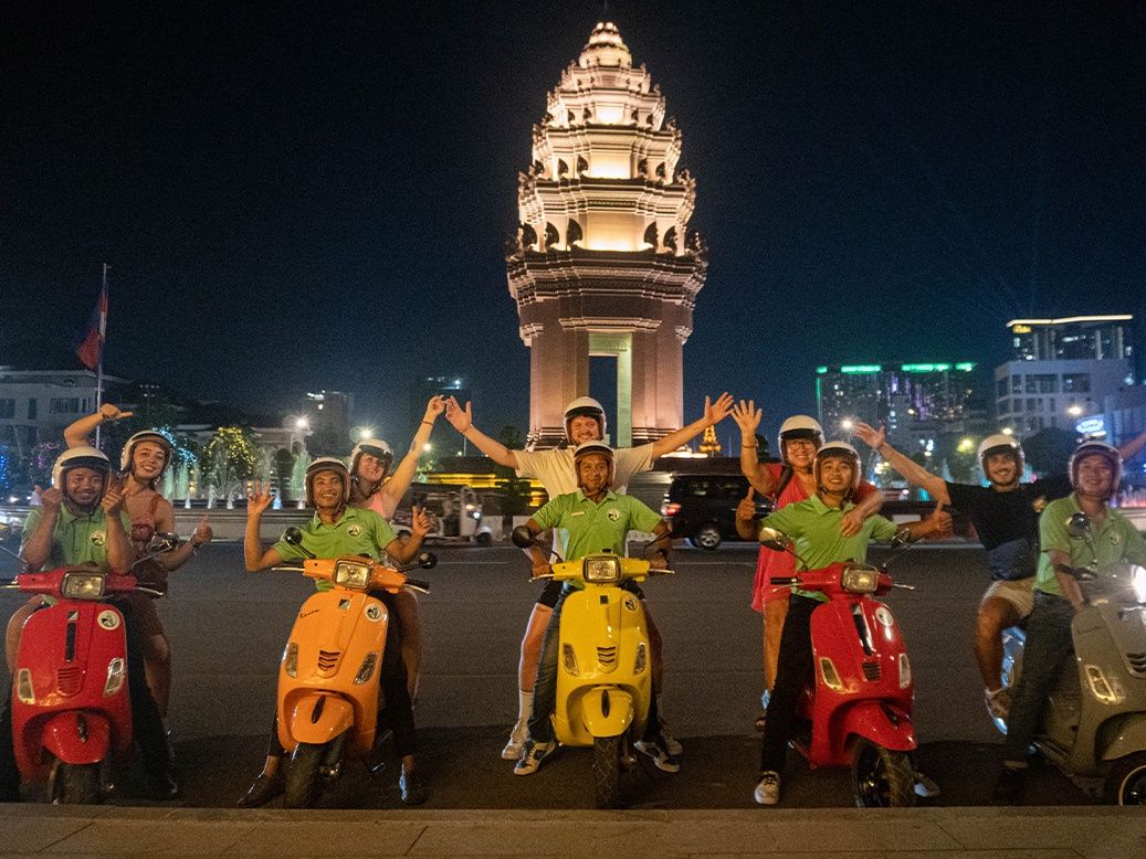 Evening Vespa Street Food Adventure in Phnom Penh