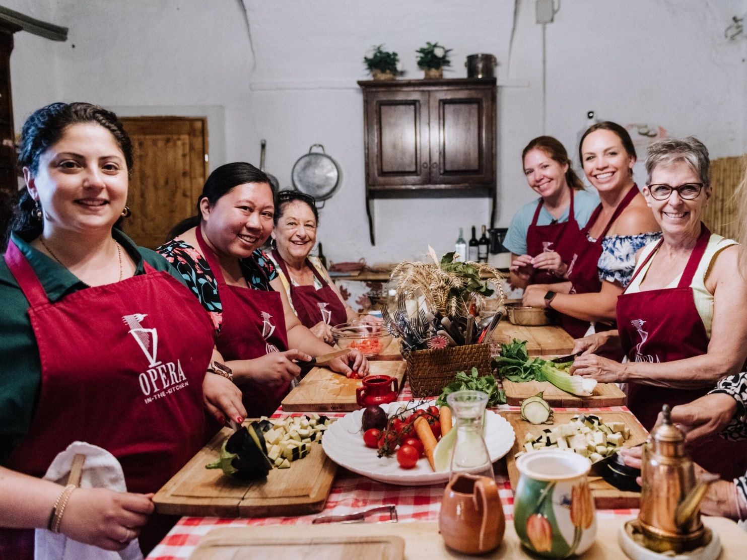 Experience Harvesting Vegetables and Pasta Culinary Class at a Tuscan Villa