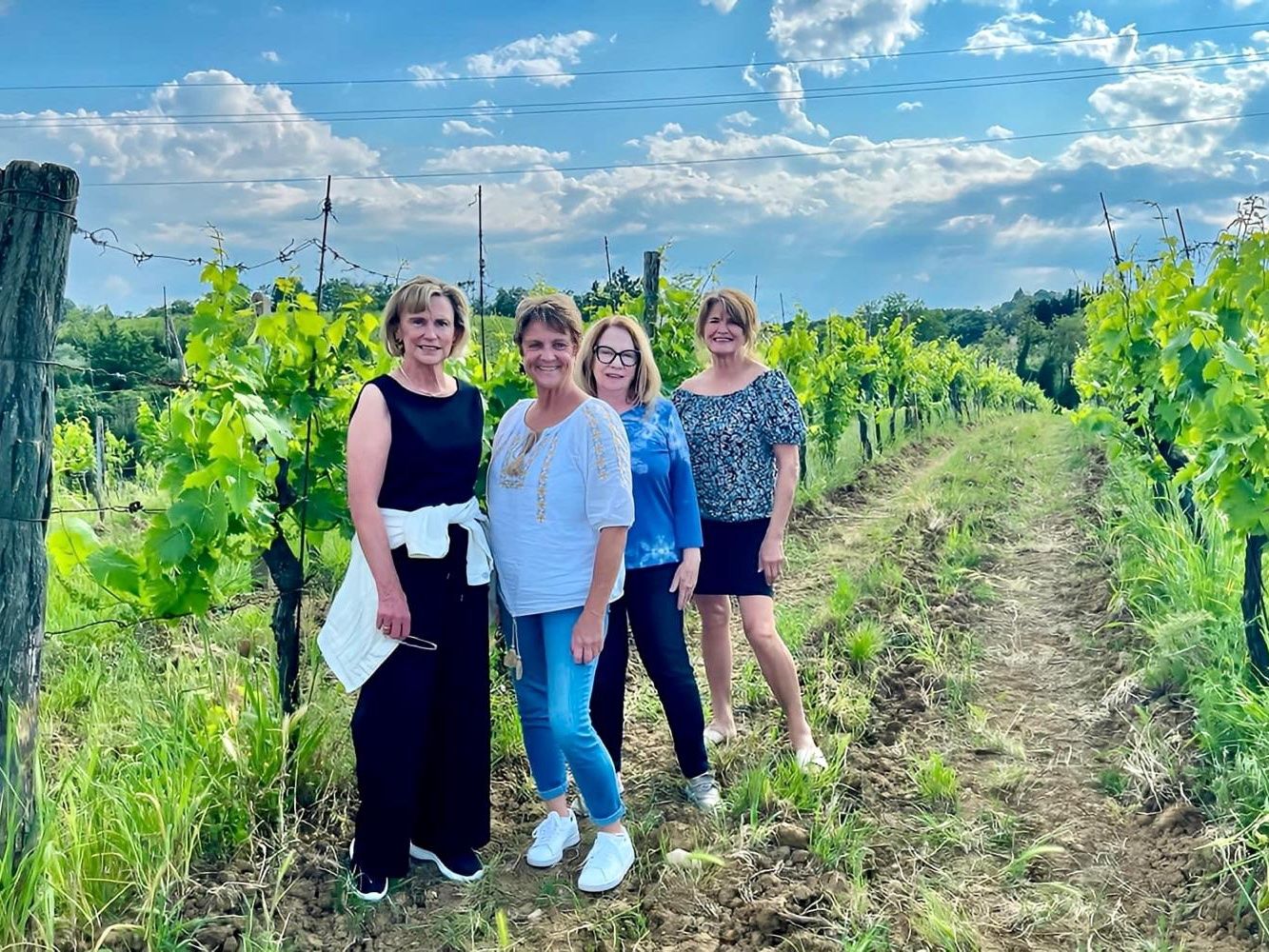 Experience Harvesting Vegetables and Pasta Culinary Class at a Tuscan Villa